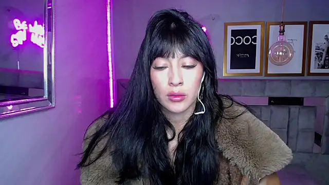 Isabella Collen v online show from 03.17.25