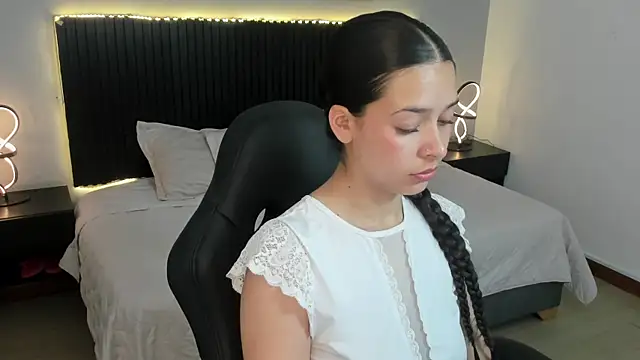 angeline davies online show from 10.28.25