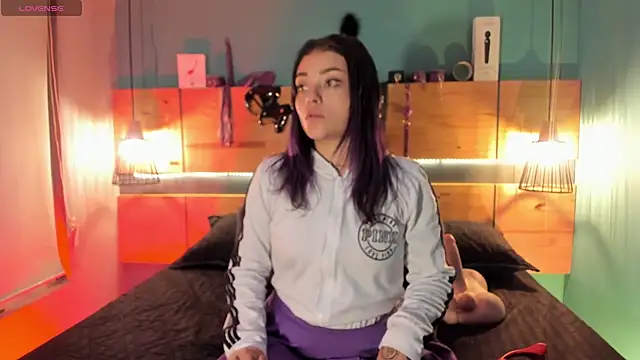 ChloeAllennn online show from 11.10.25