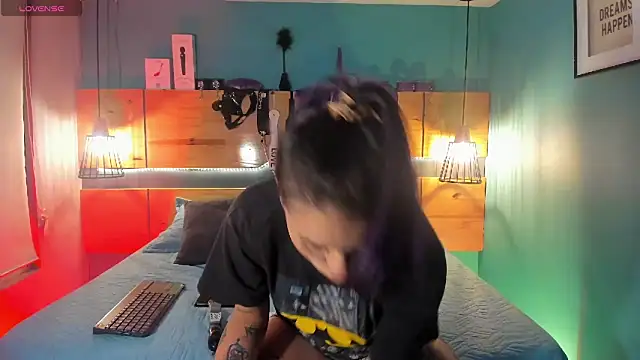 ChloeAllennn online show from 11.12.25