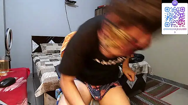 Snapshot of rahulkajuuu0909 chatting on 04.05.26 rahulkajuuu0909 online show from 04.05.26