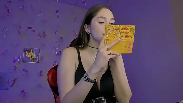 Snapshot of hazel_sullivan chatting on 02.19.26 hazel sullivan online show from 02.19.26