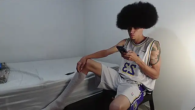 Snapshot of Smith_Gael chatting on 11.29.25 Smith Gael online show from 11.29.25