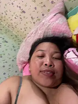 Snapshot of Sweet_fatty18 chatting on 12.27.24 Sweet fatty18 online show from 12.27.24