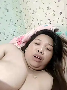 Snapshot of Sweet_fatty18 chatting on 02.17.25 Sweet fatty18 online show from 02.17.25