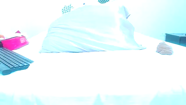 Snapshot of TattyHarrisquirtt chatting on 11.14.25 TattyHarrisquirtt online show from 11.14.25