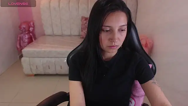 Snapshot of madhison_klain_s chatting on 04.17.26 madhison klain s online show from 04.17.26