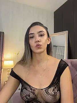 natashaleightt online show from 09.18.25