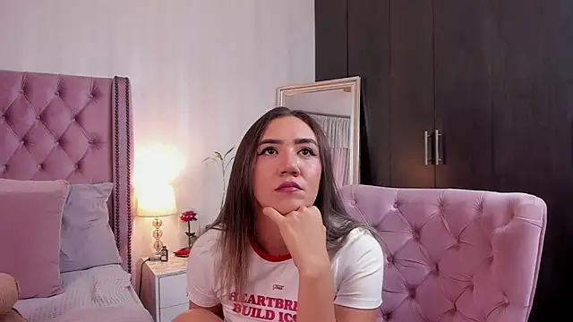 natashaleightt online show from 03.10.26