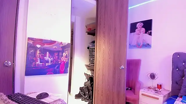 ScarletThompsonx online show from 09.20.25