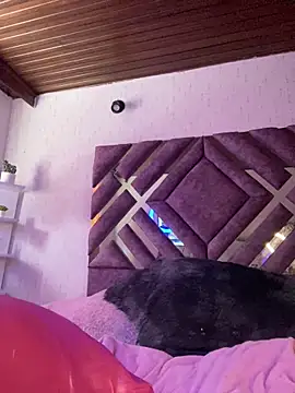 MichelleDiaz Pink online show from 10.13.25