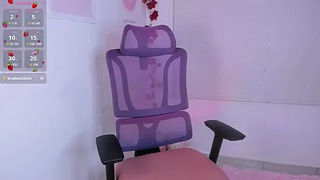 Snapshot of MiaWilsson_ chatting on 11.14.25 MiaWilsson online show from 11.14.25