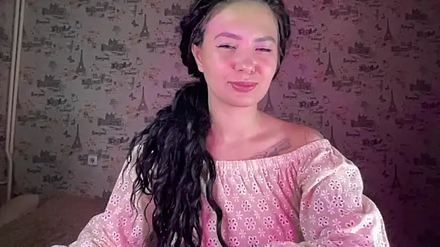 Just Scarlet  online show from 10.04.25