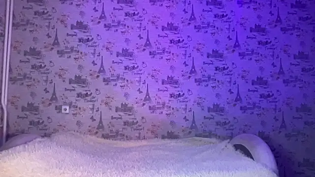 Just Scarlet  online show from 10.15.25