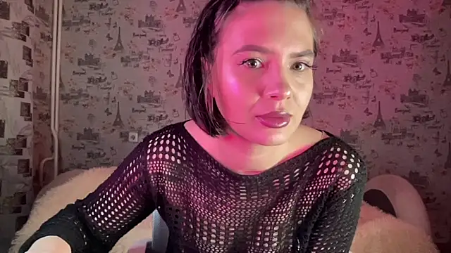 Just Scarlet  online show from 10.25.25