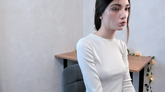 Snapshot of FloraEves chatting on 03.01.25 FloraEves online show from 03.01.25