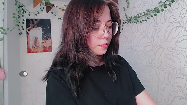 Snapshot of _miraclecattt_ chatting on 09.18.25 miraclecattt online show from 09.18.25