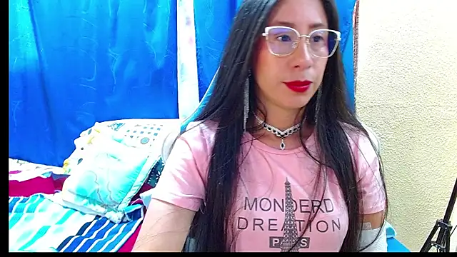 Snapshot of Gia_leinn chatting on 06.22.26 Gia leinn online show from 06.22.26