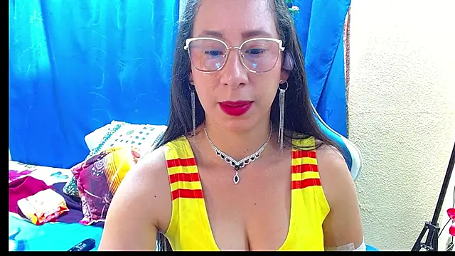 Snapshot of Gia_leinn chatting on 06.23.26 Gia leinn online show from 06.23.26
