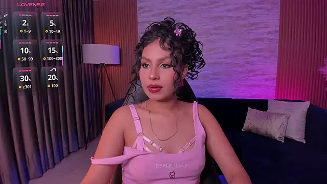 hannah thomson  online show from 10.24.25