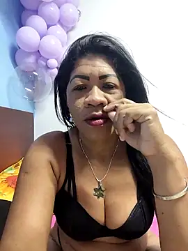 Snapshot of Tocameamor chatting on 10.10.25 Tocameamor online show from 10.10.25