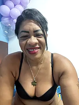 Snapshot of Tocameamor chatting on 10.19.25 Tocameamor online show from 10.19.25