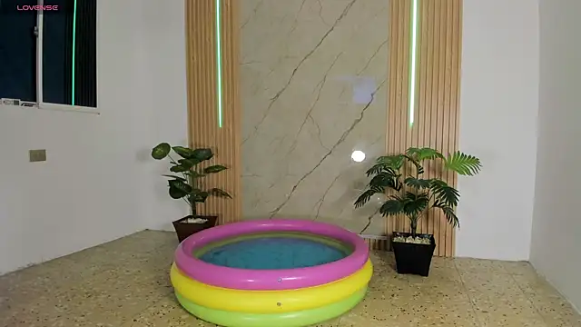 flor herrera01 online show from 04.25.26