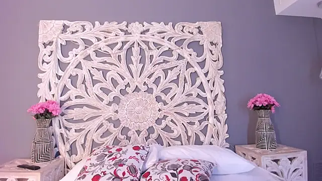 AnnieGibbyns online show from 04.09.26