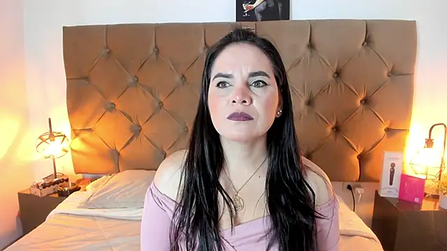 laura hotties online show from 03.31.26