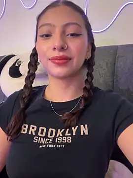 Snapshot of Dirty-Bunnyyy chatting on 05.17.26 Dirty-Bunnyyy online show from 05.17.26