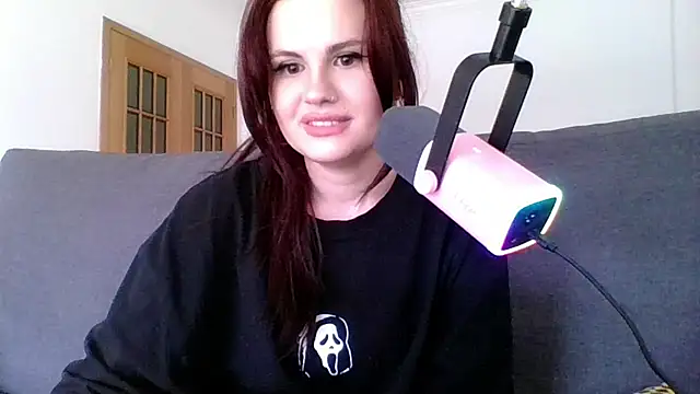 Della Ideal online show from 02.28.25