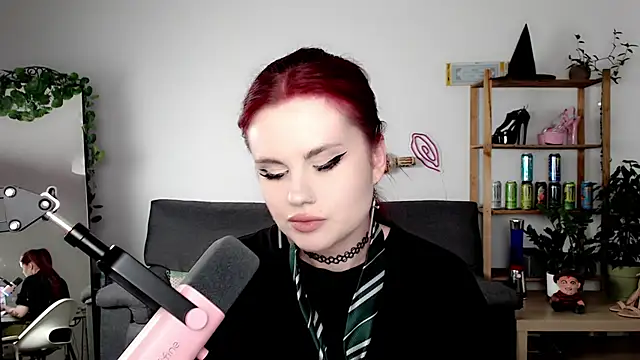 Della Ideal online show from 09.21.25