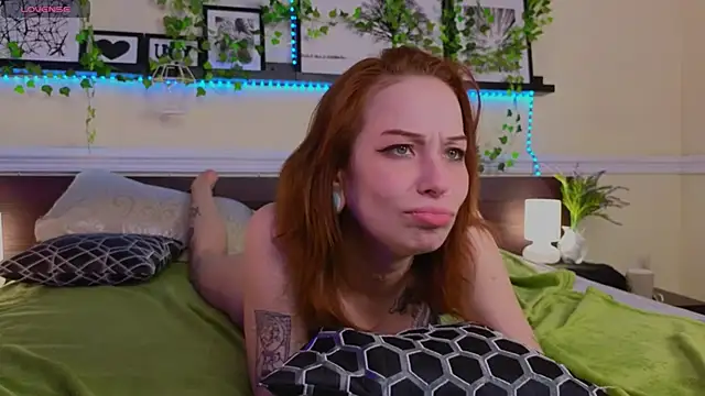 AliceTempt online show from 03.10.25