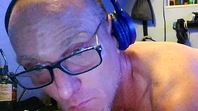 Snapshot of PornStro921 chatting on 05.30.26 PornStro921 online show from 05.30.26