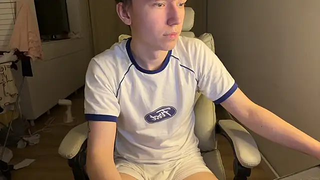 Snapshot of tommy_colson chatting on 11.01.25 tommy colson online show from 11.01.25