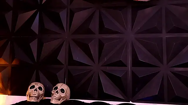 DaphneGlas online show from 10.20.25