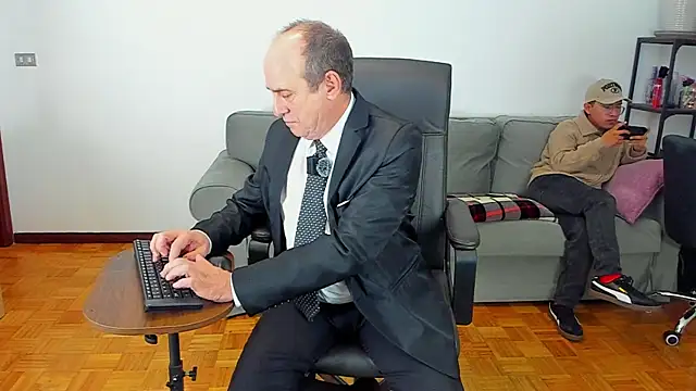 Snapshot of masterboy50 chatting on 11.21.25 masterboy50 online show from 11.21.25