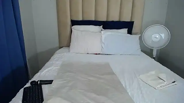 SEXYASSTINAXXX online show from 02.04.26