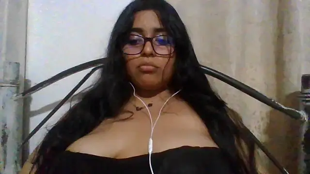 Snapshot of virginbrunette99 chatting on 03.01.25 virginbrunette99 online show from 03.01.25