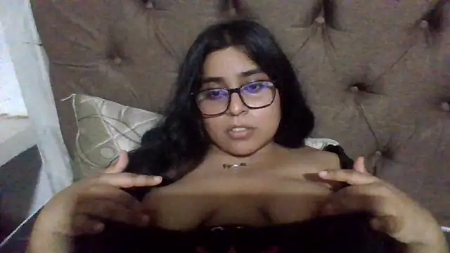 Snapshot of virginbrunette99 chatting on 03.17.25 virginbrunette99 online show from 03.17.25