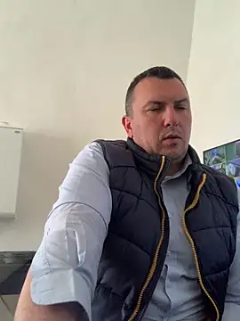 Mike8523 online show from 04.21.26