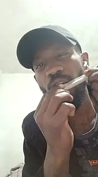 Snapshot of aventuraparatiM_o_r_e chatting on 03.05.25 aventuraparatiM o r e online show from 03.05.25