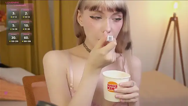 Snapshot of Cherry_Bite chatting on 11.21.25 Cherry Bite online show from 11.21.25