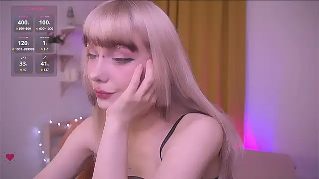 Snapshot of Cherry_Bite chatting on 11.30.25 Cherry Bite online show from 11.30.25