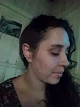 Snapshot of Fellyna chatting on 03.21.25 Fellyna online show from 03.21.25