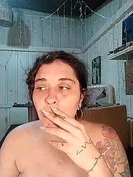 Snapshot of Fellyna chatting on 09.13.25 Fellyna online show from 09.13.25