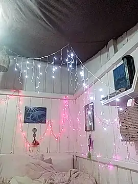 Snapshot of Fellyna chatting on 09.14.25 Fellyna online show from 09.14.25