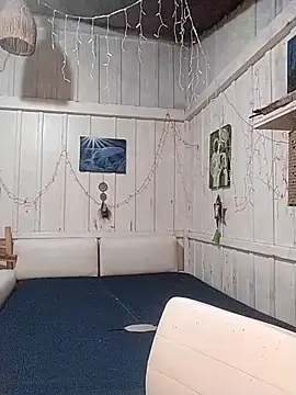 Snapshot of Fellyna chatting on 09.15.25 Fellyna online show from 09.15.25