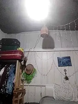 Snapshot of Fellyna chatting on 09.18.25 Fellyna online show from 09.18.25