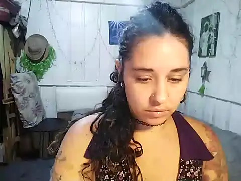 Snapshot of Fellyna chatting on 09.25.25 Fellyna online show from 09.25.25